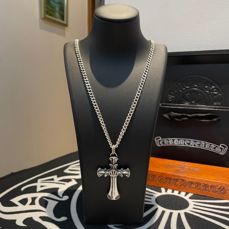 Ch*0me He**ts necklaces